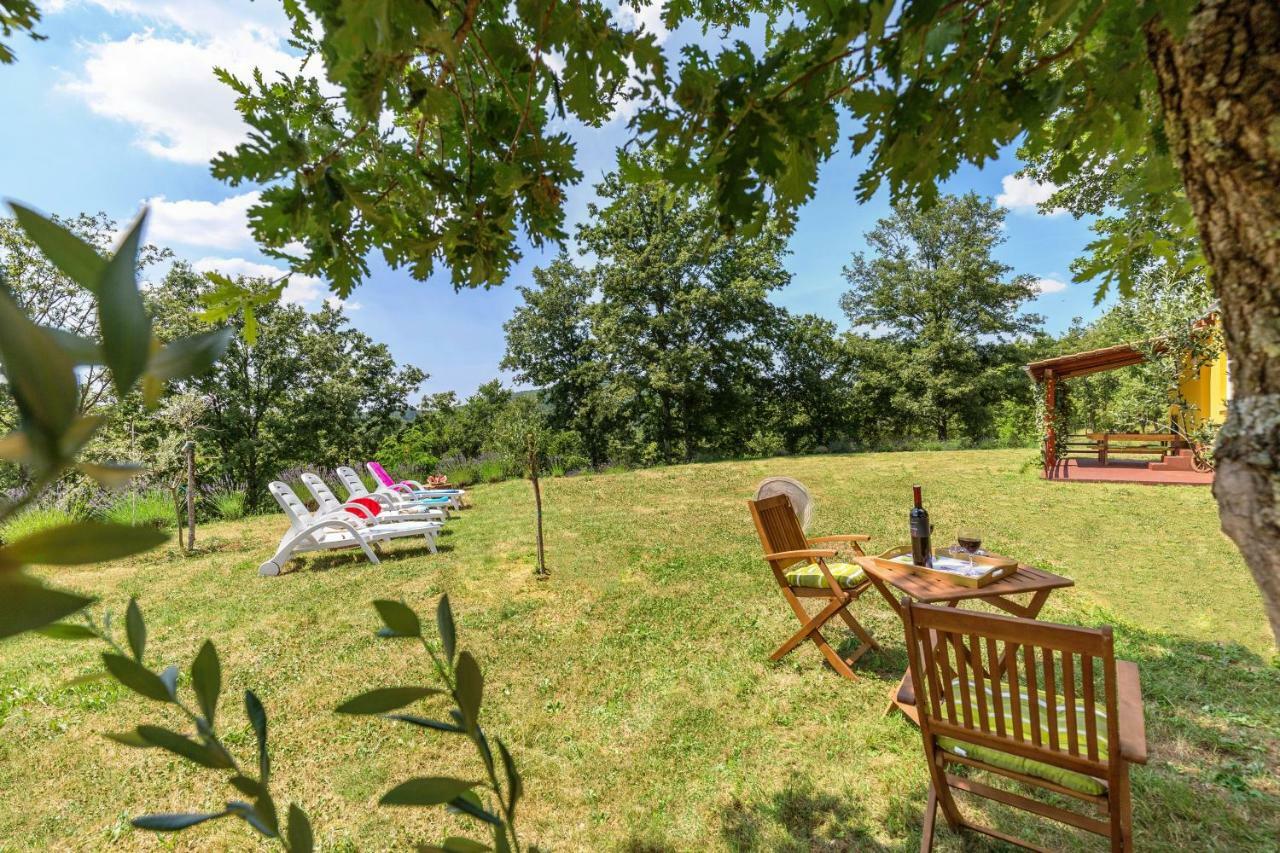 Vacation Home Latini Hum Exteriör bild